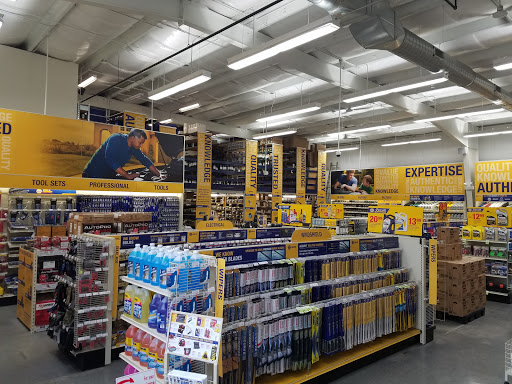 Auto Parts Store «NAPA Auto Parts - Genuine Parts Company», reviews and photos, 1040 W Lake St, Roselle, IL 60172, USA