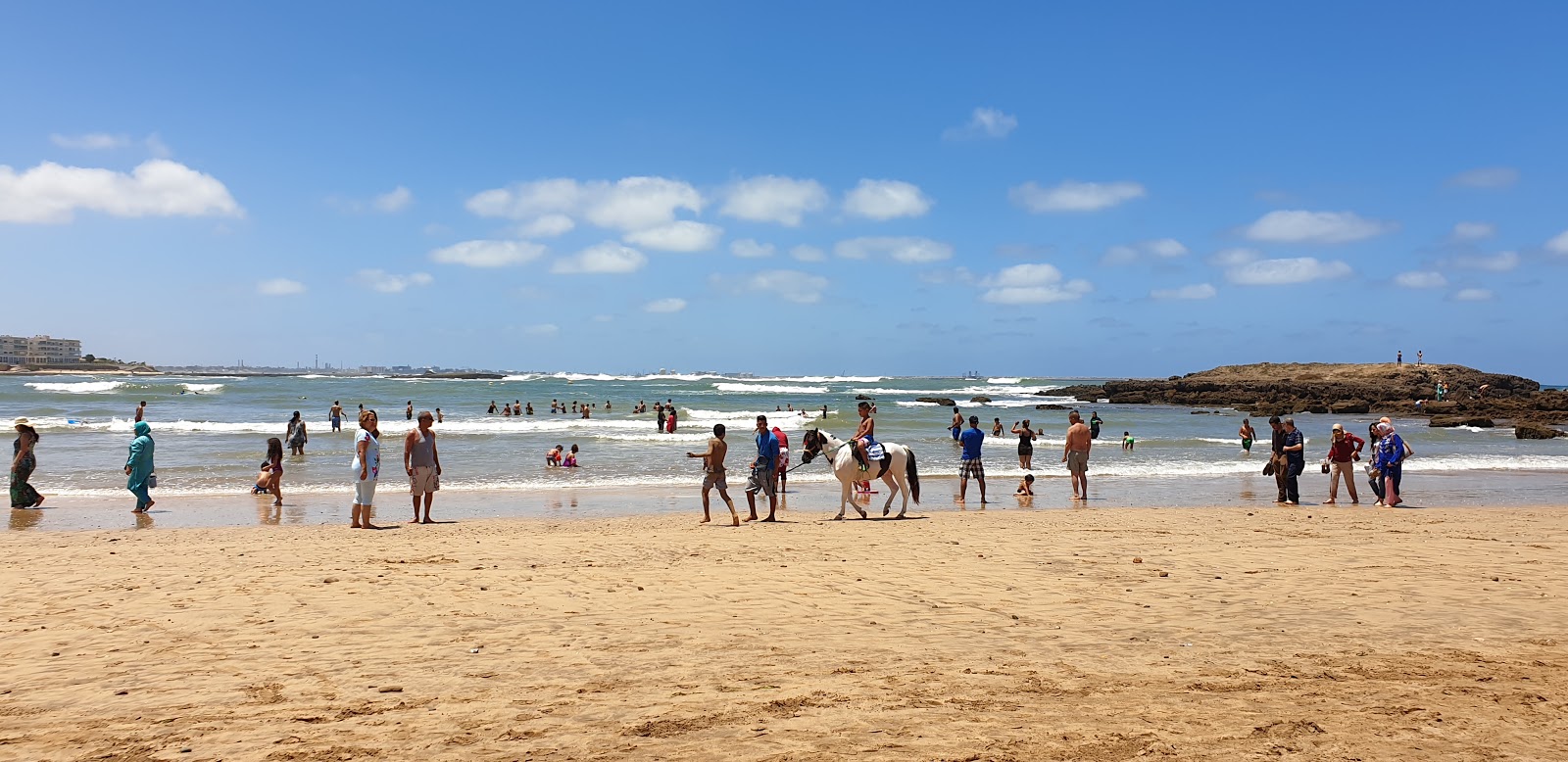 Foto van Sablettes Beach met helder fijn zand oppervlakte