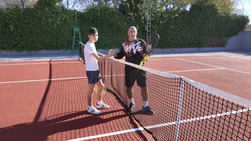 Club Polideportivo Frontón Tenis Morón 85 en Morón de la Frontera, Sevilla