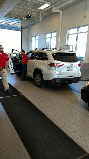Toyota Dealer «Toyota of La Crosse», reviews and photos, 800 3rd St S, La Crosse, WI 54601, USA