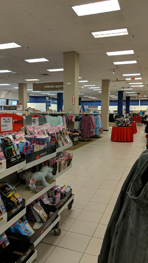 Shopping Mall «The Shops at Nanuet», reviews and photos, 5101 Fashion Dr, Nanuet, NY 10954, USA