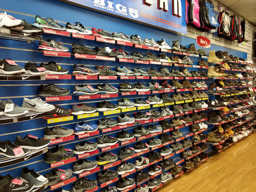 Sporting Goods Store «Big 5 Sporting Goods», reviews and photos, 1301 W Covell Blvd, Davis, CA 95616, USA