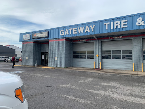 Auto Repair Shop «Gateway Tire & Service Center», reviews and photos, 101 Hornberger Ln, Clarksville, TN 37040, USA