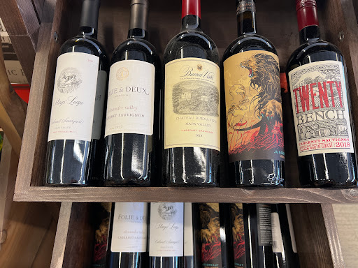 Liquor Store «Elmsford Wine & Spirits», reviews and photos, 111 E Main St, Elmsford, NY 10523, USA