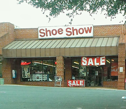 Shopping Mall «Orange Village Shopping Center», reviews and photos, 500 N Madison Rd, Orange, VA 22960, USA