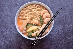 Frisch aus dem Wok - Die asiatische Vitalküche & Sushi image