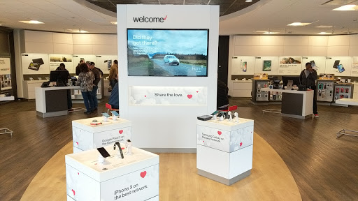 Cell Phone Store «Verizon», reviews and photos, 86 Thornton Drive, Dickson, TN 37055, USA