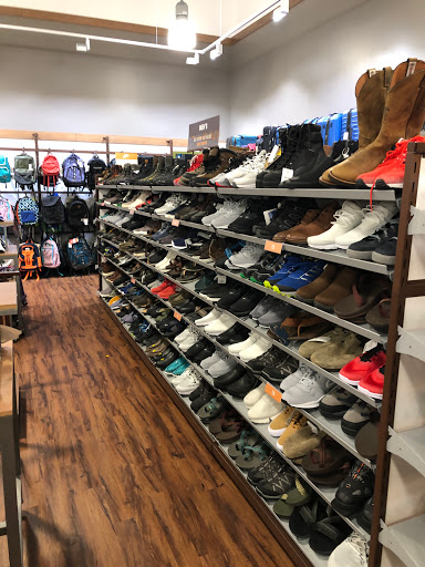 Outdoor Sports Store «Sierra Trading Post», reviews and photos, 95 Danada Square East, Wheaton, IL 60189, USA