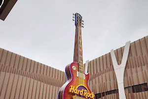 Hard Rock Giant Guitar