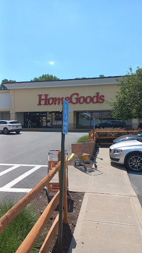 Shopping Mall «Crossroads Shopping Center», reviews and photos, 409 Tarrytown Rd, White Plains, NY 10607, USA