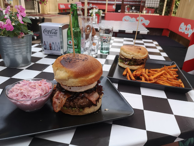 Hozzászólások és értékelések az Chili Dog Amerikai Étterem - Angus Burger / BBQ / Steak-ról