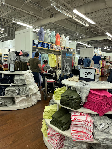 Clothing Store «Gap Outlet», reviews and photos, 12801 W Sunrise Blvd, Sunrise, FL 33323, USA