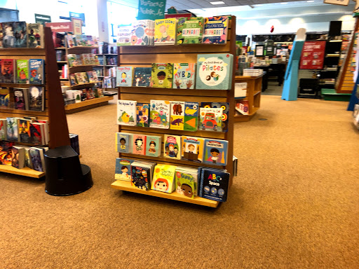 Book Store «Barnes & Noble», reviews and photos, 58 S 32nd St, Camp Hill, PA 17011, USA
