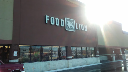 Grocery Store «Food Lion», reviews and photos, 620 Market St, North Tazewell, VA 24630, USA