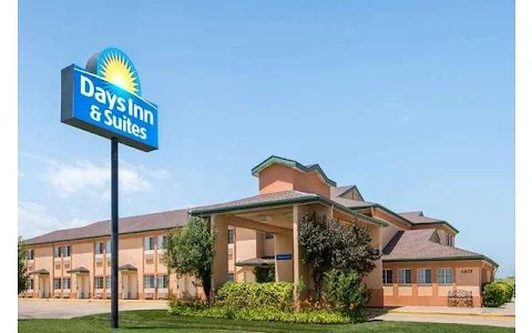 Days Inn & Suites by Wyndham Wichita image