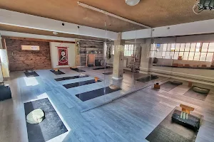 Sala de Yoga Tierra/Clases de yoga en Santander image