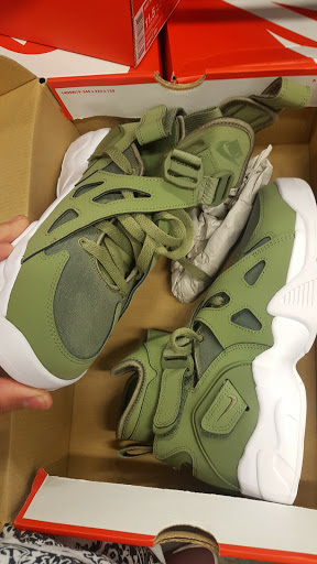 Clothing Store «Nike Clearance Store», reviews and photos, 5209 International Dr, Orlando, FL 32819, USA