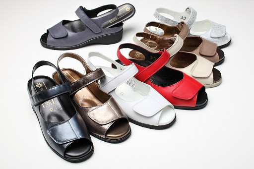 Stores to buy women's pitillos sandals Milan
