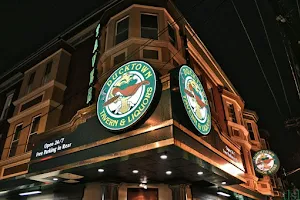 Ducktown Tavern & Liquors / The Duck Hut image