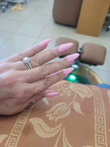 Lovely Nails & Spa