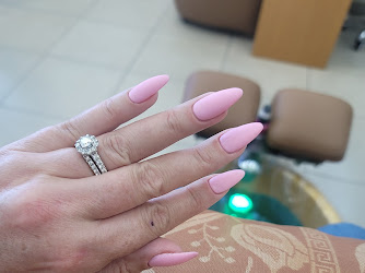 Lovely Nails & Spa
