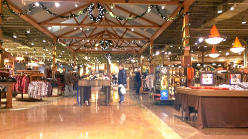 Sporting Goods Store «Bass Pro Shops», reviews and photos, 6112 W Grand Ave, Gurnee, IL 60031, USA