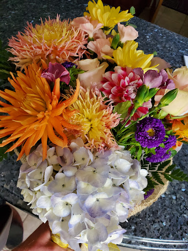 Florist «Lake Zurich Florist», reviews and photos, 34 E Main St, Lake Zurich, IL 60047, USA