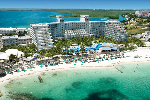 Hotels celebrate christmas Cancun