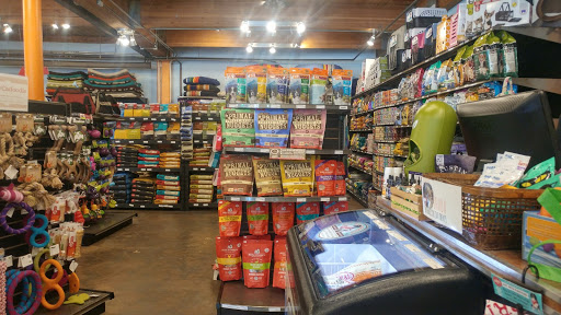 Pet Supply Store «Petapoluza Pet Supply & Grooming», reviews and photos, 114 N 36th St, Seattle, WA 98103, USA