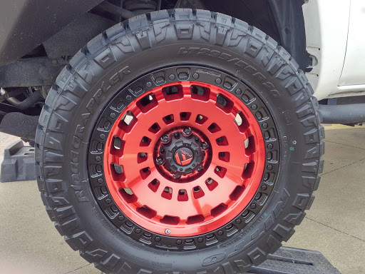 Tire Shop «Discount Tire Store - Irving, TX», reviews and photos, 3516 W Airport Fwy, Irving, TX 75062, USA