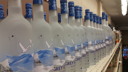 Liquor Store «Beverage Warehouse», reviews and photos, 847 E 11th Ave, Columbus, OH 43211, USA