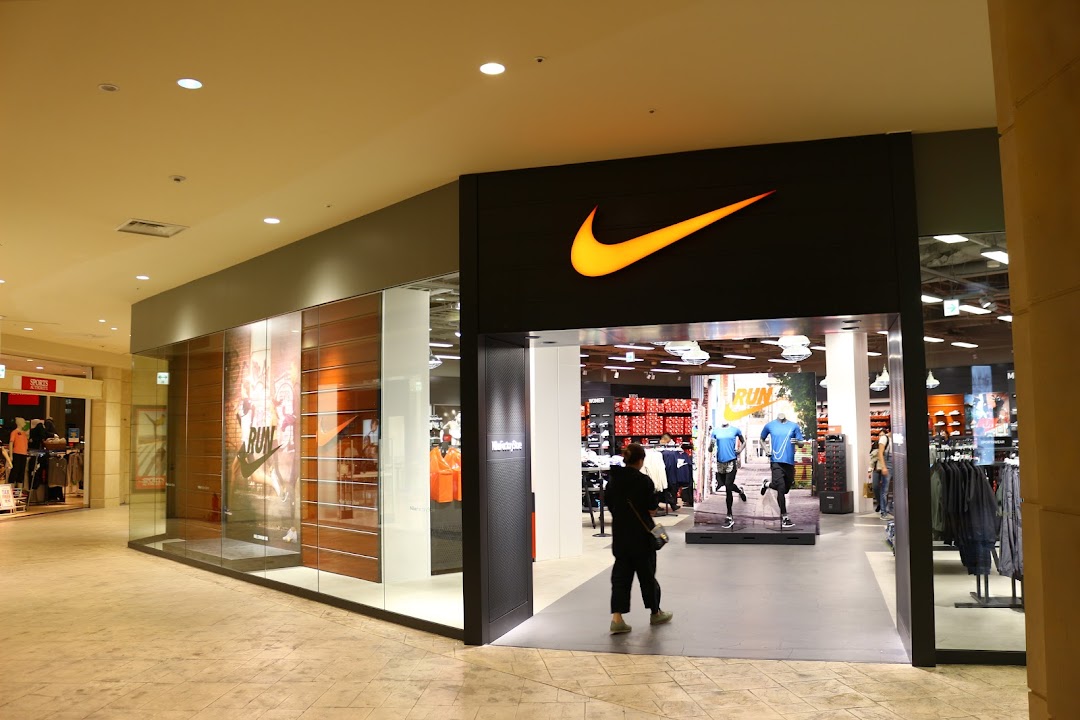 ナイキファクトリストア お台場 Nike Factory Store Odaiba 市内で江東区