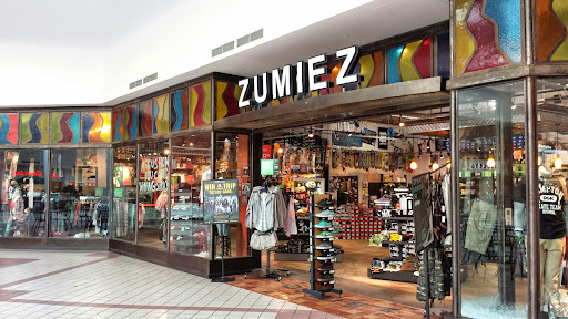 Zumiez, 3065 NY-50, Saratoga Springs, NY 12866, USA, 