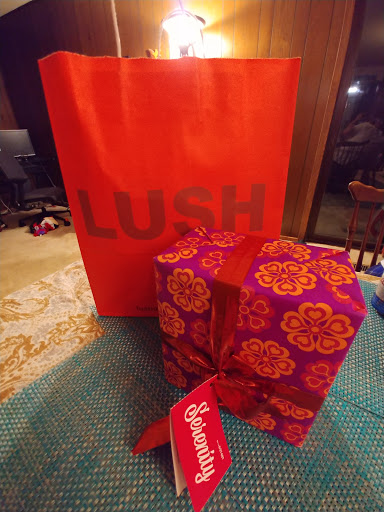 Cosmetics Store «Lush», reviews and photos, 10 Rosedale Shopping Center, Roseville, MN 55113, USA