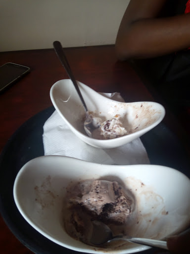 Cream Slices, 109 Ogunlana Dr, Surulere, Lagos, Nigeria, Family Restaurant, state Lagos