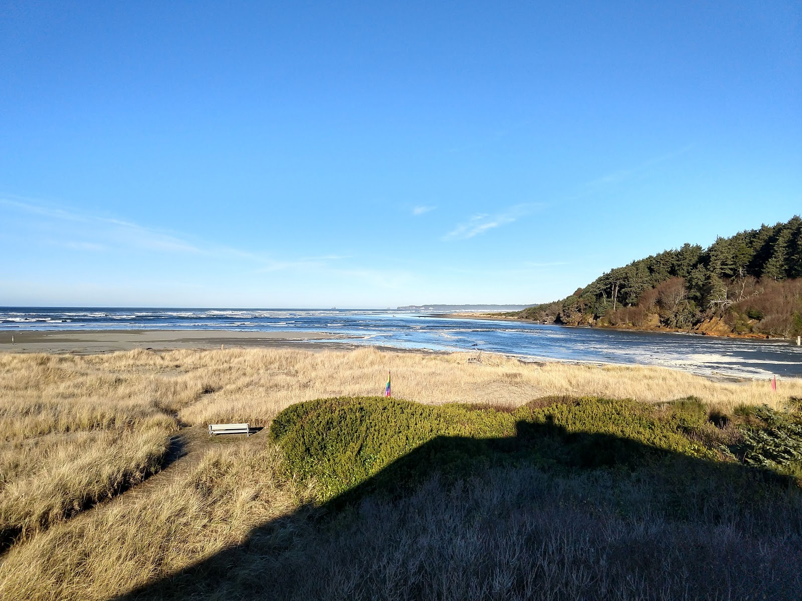 Mocrocks Beach的照片 带有碧绿色纯水表面