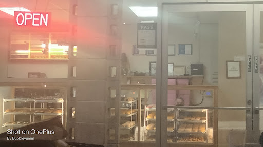 Donut Shop «16th Street Donut Shop», reviews and photos, 1601 F St, Sacramento, CA 95814, USA