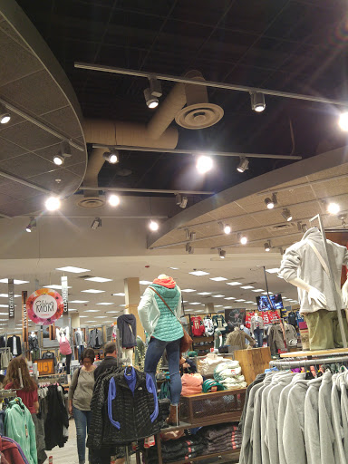 Sporting Goods Store «SCHEELS», reviews and photos, 2800 S Columbia Rd, Grand Forks, ND 58201, USA