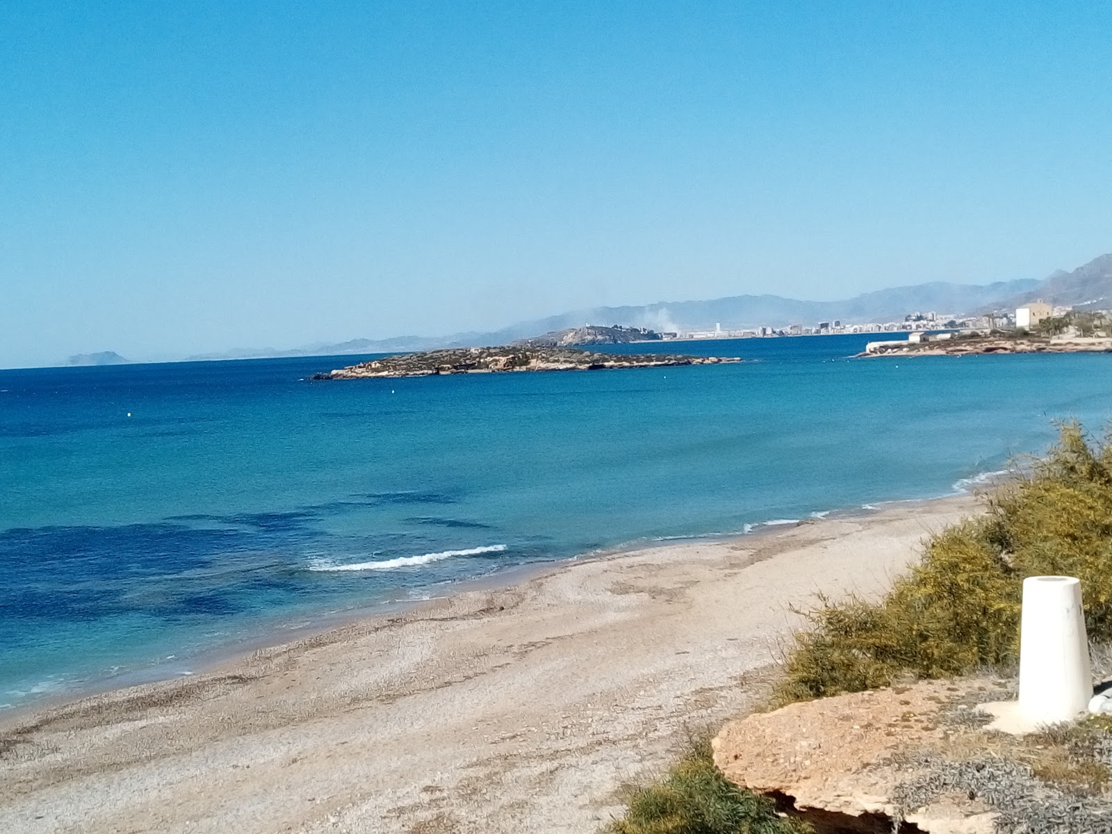 Foto von Playa del Pueblo mit sehr sauber Sauberkeitsgrad
