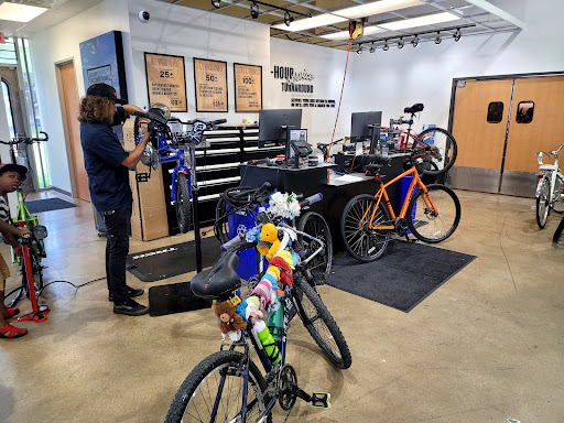 Bicycle Store «Bike Barn - Westchase», reviews and photos, 11105 Westheimer Rd, Houston, TX 77042, USA