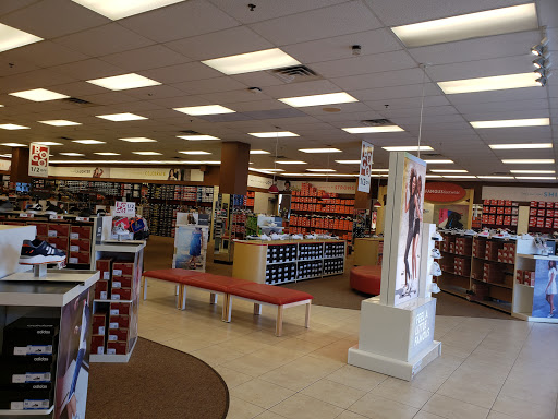 Shoe Store «Famous Footwear», reviews and photos, 3883 Mexico Rd, St Charles, MO 63303, USA