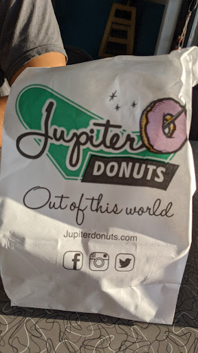 Donut Shop «Jupiter Donut Factory», reviews and photos, 141 Center St, Jupiter, FL 33458, USA