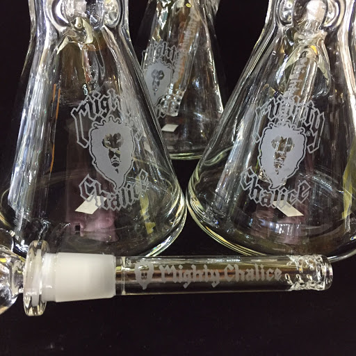 Glass Shop «WHELANS GLASS GALLERY, VAPOR, CIGAR, GIFT & SMOKE SHOP», reviews and photos, 2486 Bancroft Way, Berkeley, CA 94704, USA