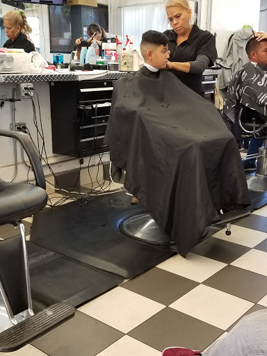 Barber Shop «Brothers Barber Shop», reviews and photos, 680 S Azusa Ave, Azusa, CA 91702, USA