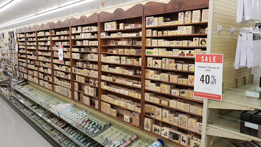 Craft Store «Hobby Lobby», reviews and photos, 290 Hawthorn Village Commons, Vernon Hills, IL 60061, USA