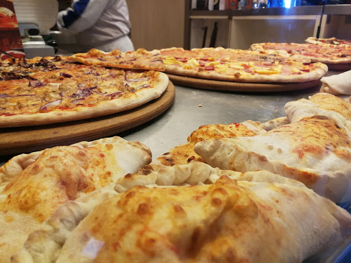 Crazy Pizza (halal pizza)