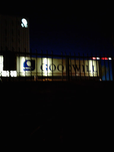 Thrift Store «Goodwill - Sherman Oaks», reviews and photos, 14760 Ventura Blvd, Sherman Oaks, CA 91403, USA