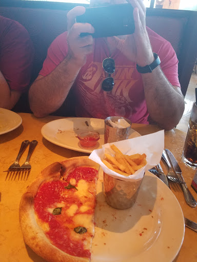 Restaurant «The Cheesecake Factory», reviews and photos, 930 N Milwaukee Ave, Lincolnshire, IL 60069, USA