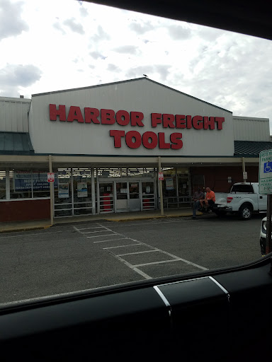 Hardware Store «Harbor Freight Tools», reviews and photos, 2636 Carolina Beach Rd, Wilmington, NC 28412, USA