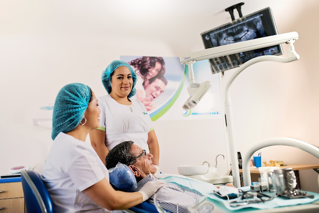 Clínica de especialidades Odontológica DENTAL DESIGN Ambato - Dentista